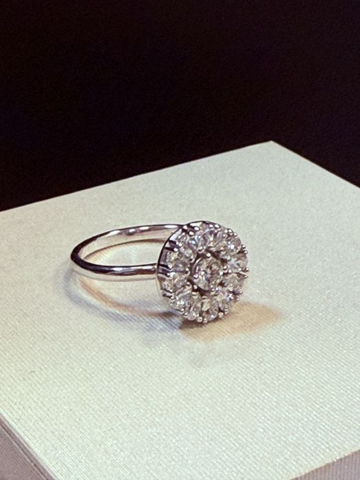 Дамски пръстн бяло злато и брилянти