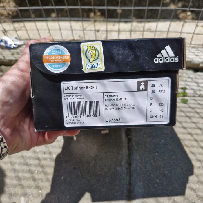 Чисто нови  обувки