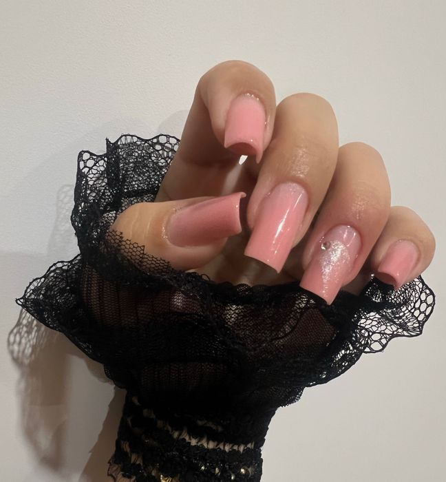 Ofer servicii manichiură/pedichiura