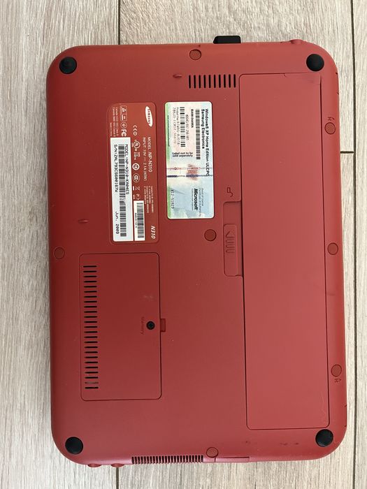 Mini laptop Samsung N310 roșu, funcțional – Netbook retro