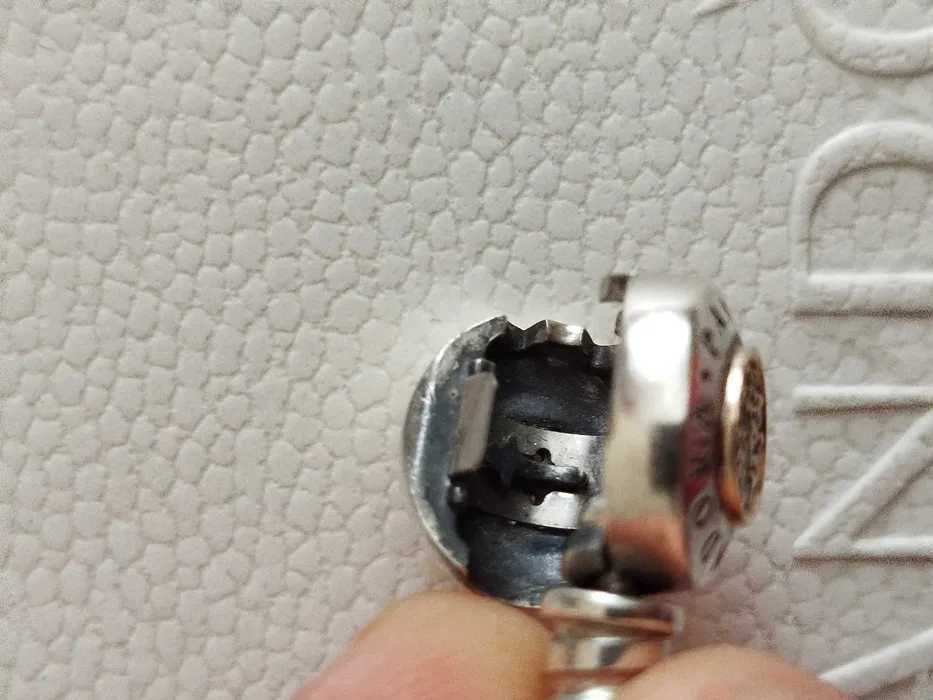 Гривна Пандора|Pandora