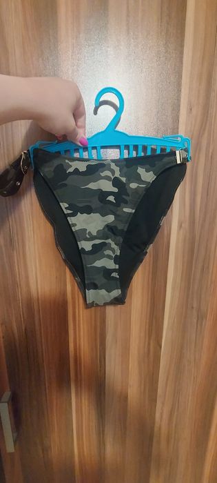 Долнище на бански