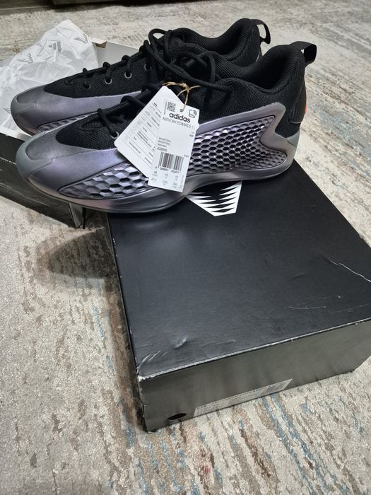 Продам кроссовки  Adidas