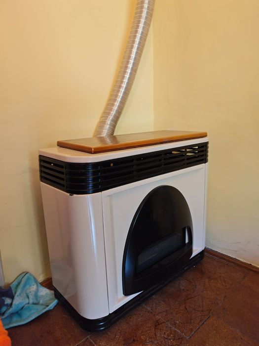 Vând convector pe gaz