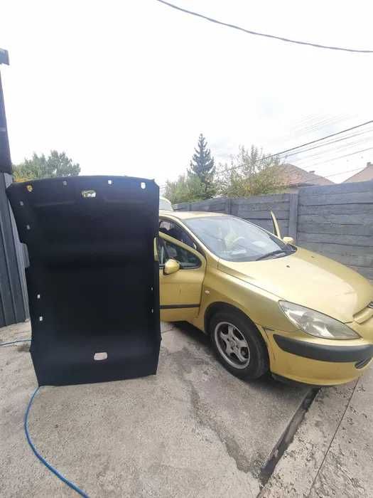 Retapitare plafon auto