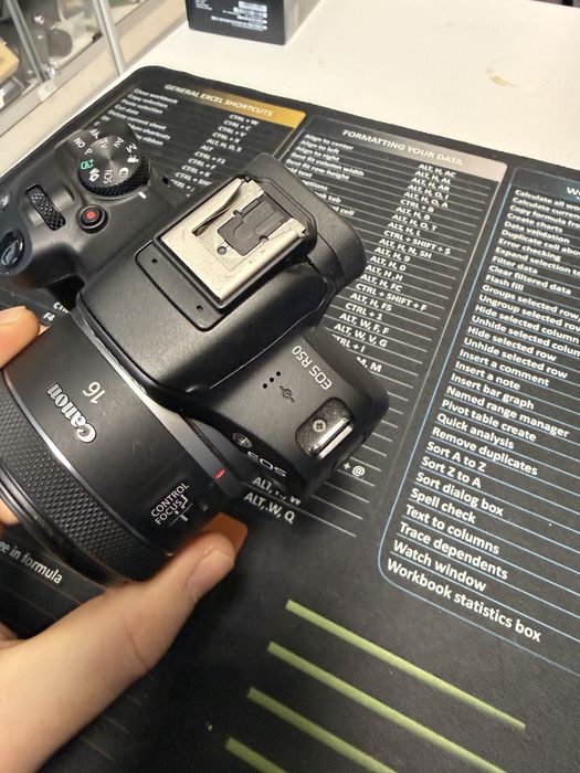 Canon EOS R50 + RF 16mm f2.8 STM impecabil kit complet