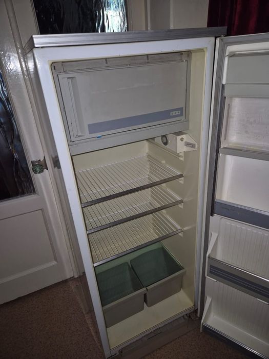 Продам холодильник