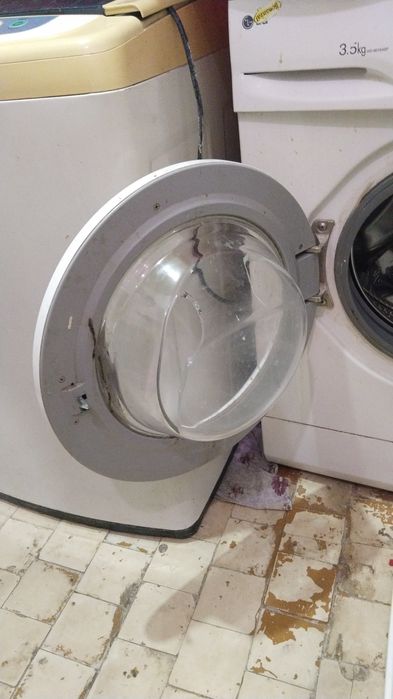 Продам машинку LG