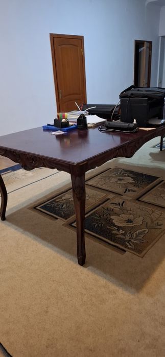 Стол для гостиной