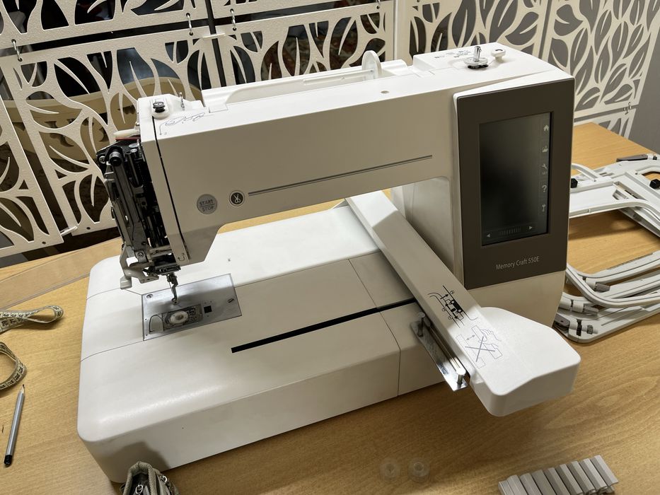 Вышивальная машина Janome Memory Craft 550E