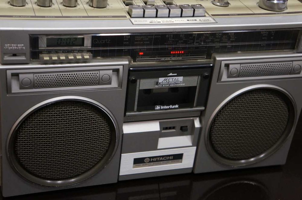 Радиокасетофон Hitachi TRK-7910EZ