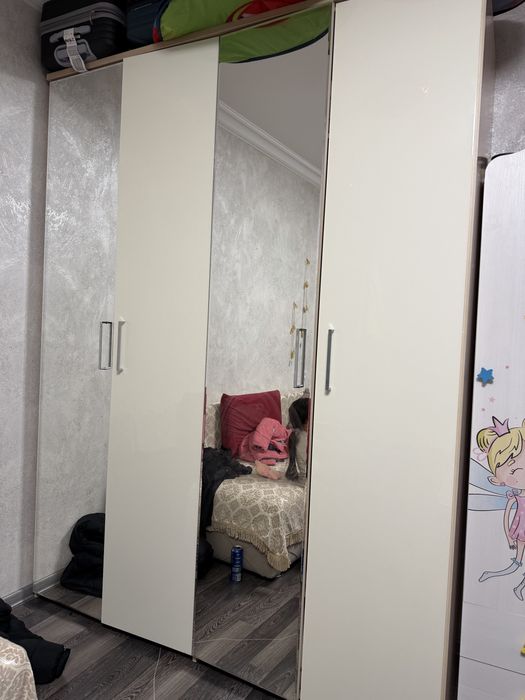 Шкаф спальный в идеальном состоянии