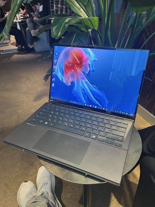 ASUS Zenbook Duo 120hz Oled 9-285h 32/2Tb