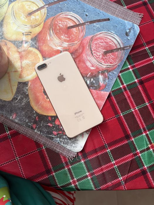 iphone 8 plus - без ремонти