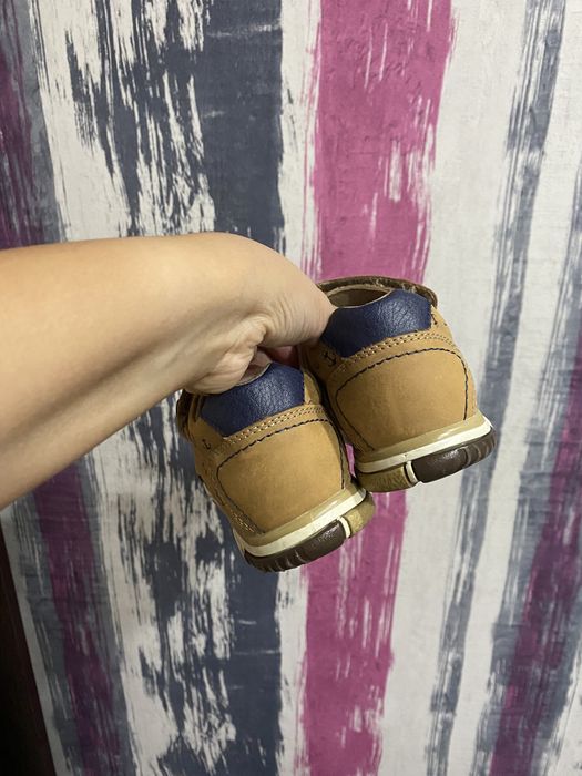 Продам кеды и сандалии на мальчика, 24рр