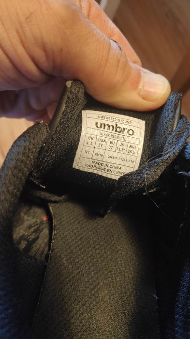 детски футболни обувки Umbro 37 и 40н.кожени и Nike 40 н.