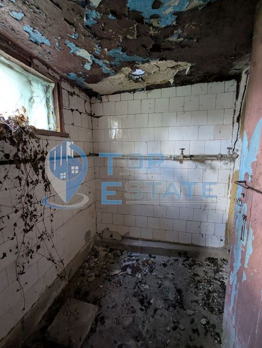 Къща с голям двор и кладенец в село Благоево, област Велико Търново