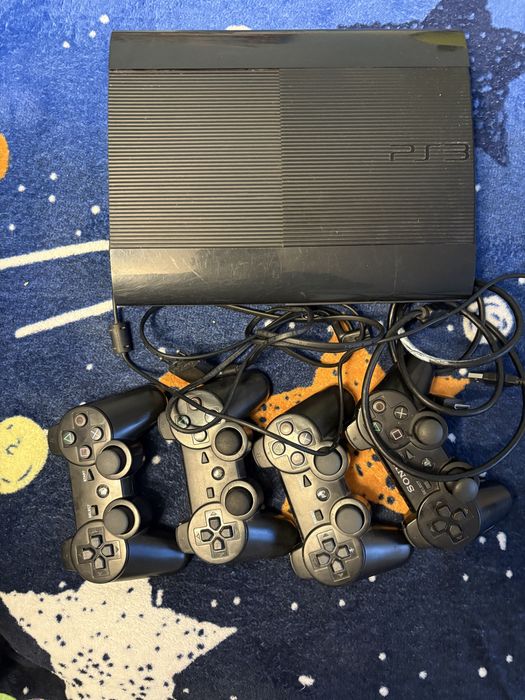 Vand PS3+ 9 jocuri in stare buna de functionare