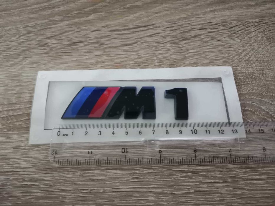 БМВ Bmw 1М черна емблема лого