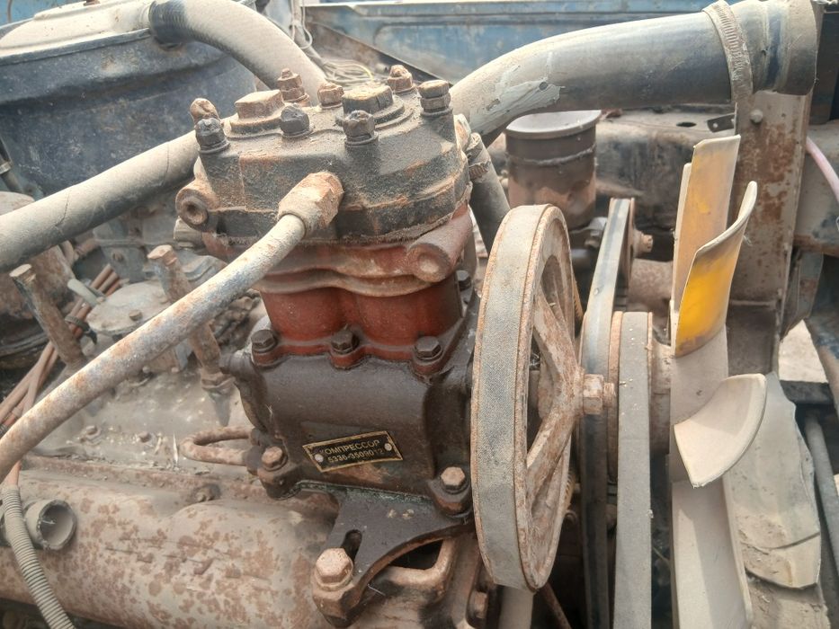 Sotiladi zil 130 matõr