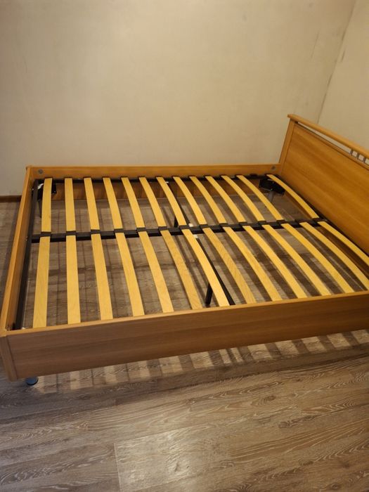 Кровать двухспальная