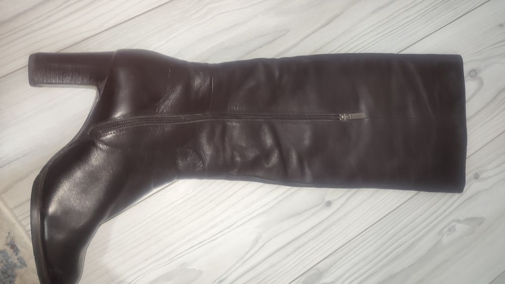 Женские кожаные сапоги