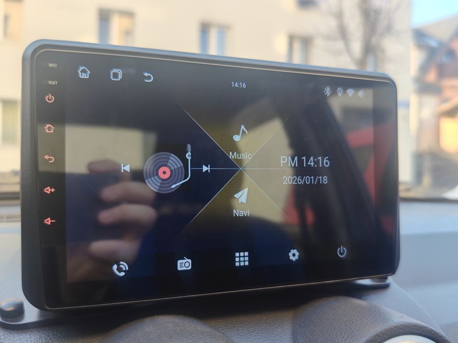 Navigație 8 gb ram 128 gb ts10 perfect funcțională