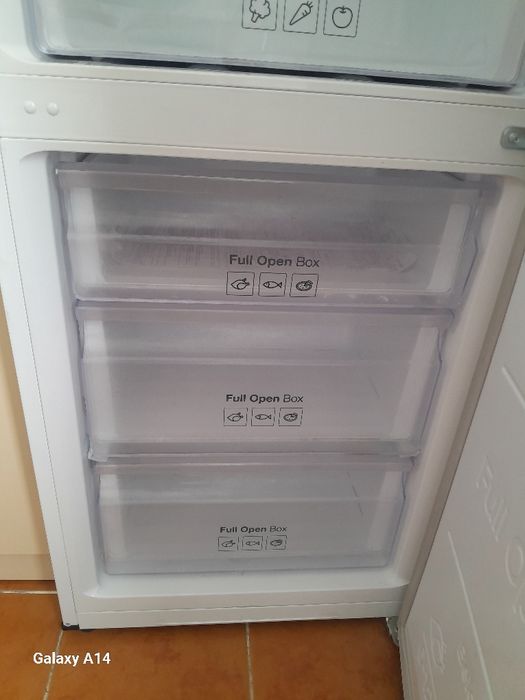 Холодильник б/у.хорошем  состояние.