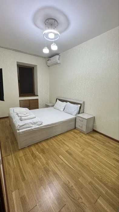 Айбек 3 комнат 93кв цум космонавты Мирабад гостиница Россия вторичка