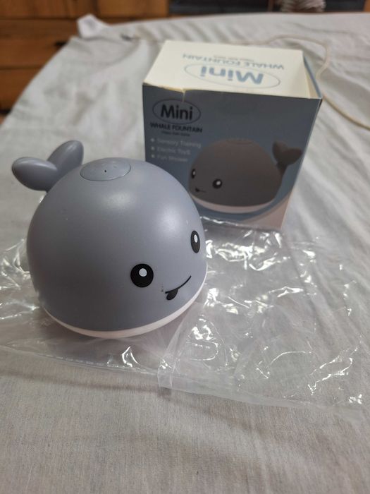 Играчка за вана, фонтан, кит, 15x8 см