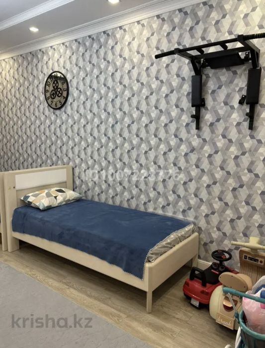 Продам 4-комнатную квартиру