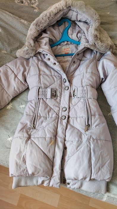 Пуховик для девочки на рост 140, кролик