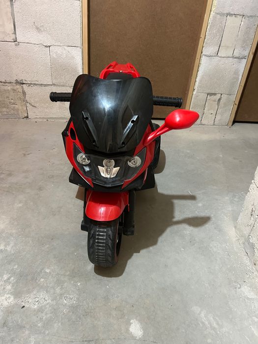 Акумулаторен мотор с батерия