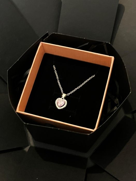 Colier elegant  cu inimioara– Cadoul perfect de Valentine’s Day