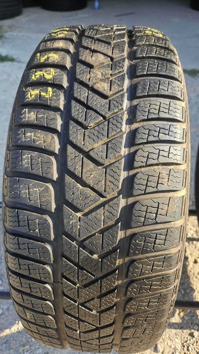 225/55 R16 • Iarna • Pirelli Sottozero 3 99H | 1 buc | Pret/buc