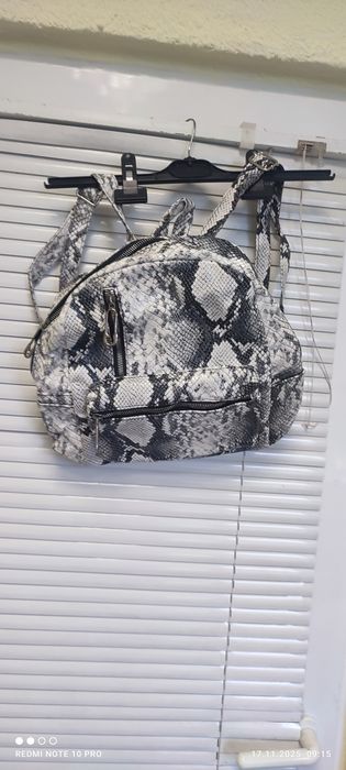 Стилна дамска раница – Snake Print / Питонова шарка