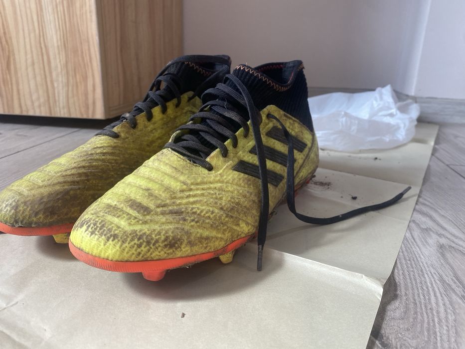 Футболни обувки Adidas Predator бутонки