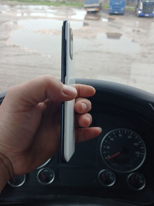 Vând samsung s20 plus ,dyspalai schimbat "oled"