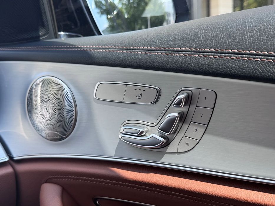 Mercedes-Benz E Mercedes E300e 2.0 hybrid 320 cp 2022