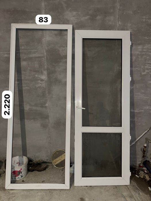 Пластиковые окна и дверь (б/у)