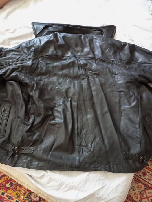 Куртку кожанная демисизонная
