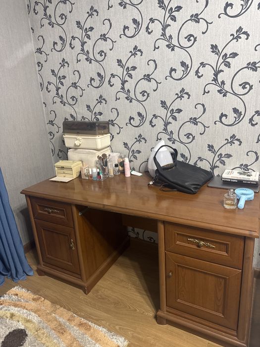 Продам стол письменный