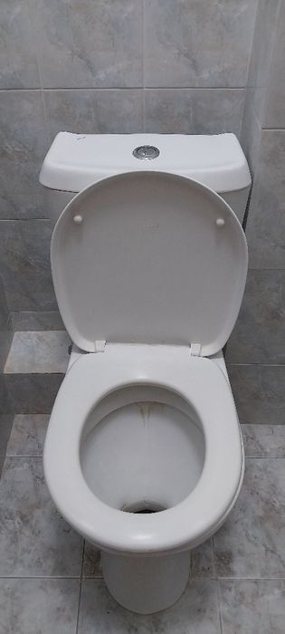 Продам унитаз лёгкий компактный.