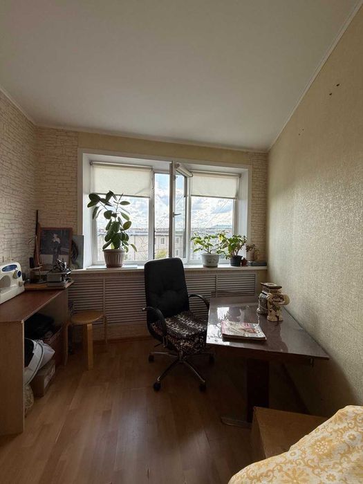 Продам 4 комн квартиру