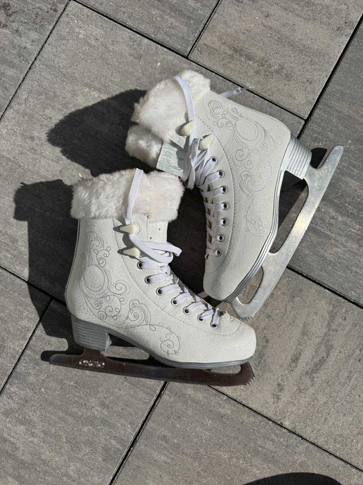 Patine gheata dama marimea 36 din piele