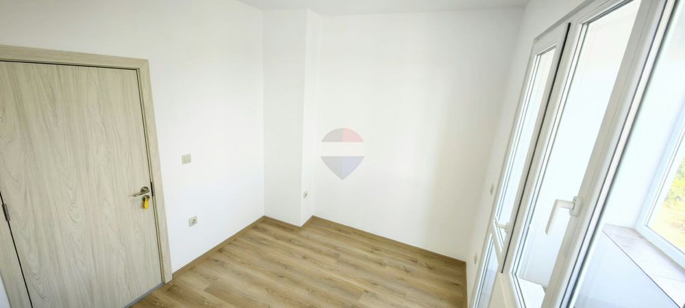 Продава се Двустаен апартамент в Варна, Младост 2 - 40 кв.м за 2798 €/кв.м - Снимка #7