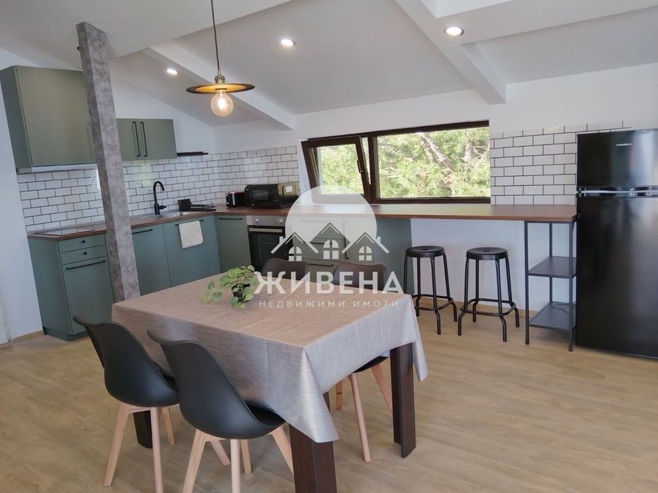 Под наем 4-стаен апартамент с паркомясто, к.к. Св.Св.Константин и Еле