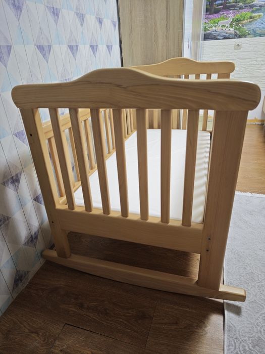 Детско / бебешко легло от масив