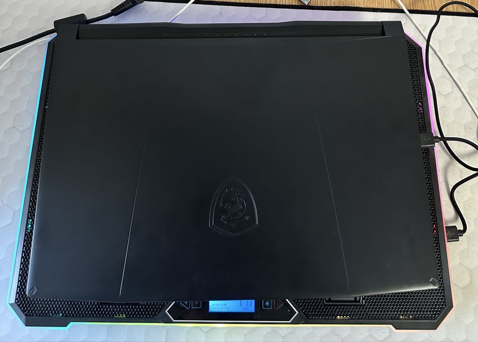 Laptop MSI Katana 15 + MOUSE + COOLER / 144hz, i7 13620h 4,9ghz si RTX 4050