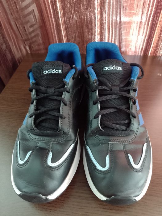 Vând adidași Adidas